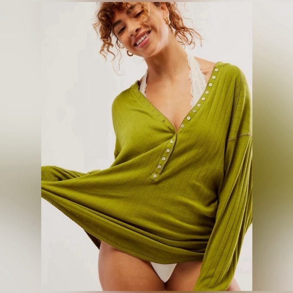 3. NWOT Free People Coffee Chat Pullover - Picture 6 of 6